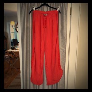 Soft and airy lose fitted pants!